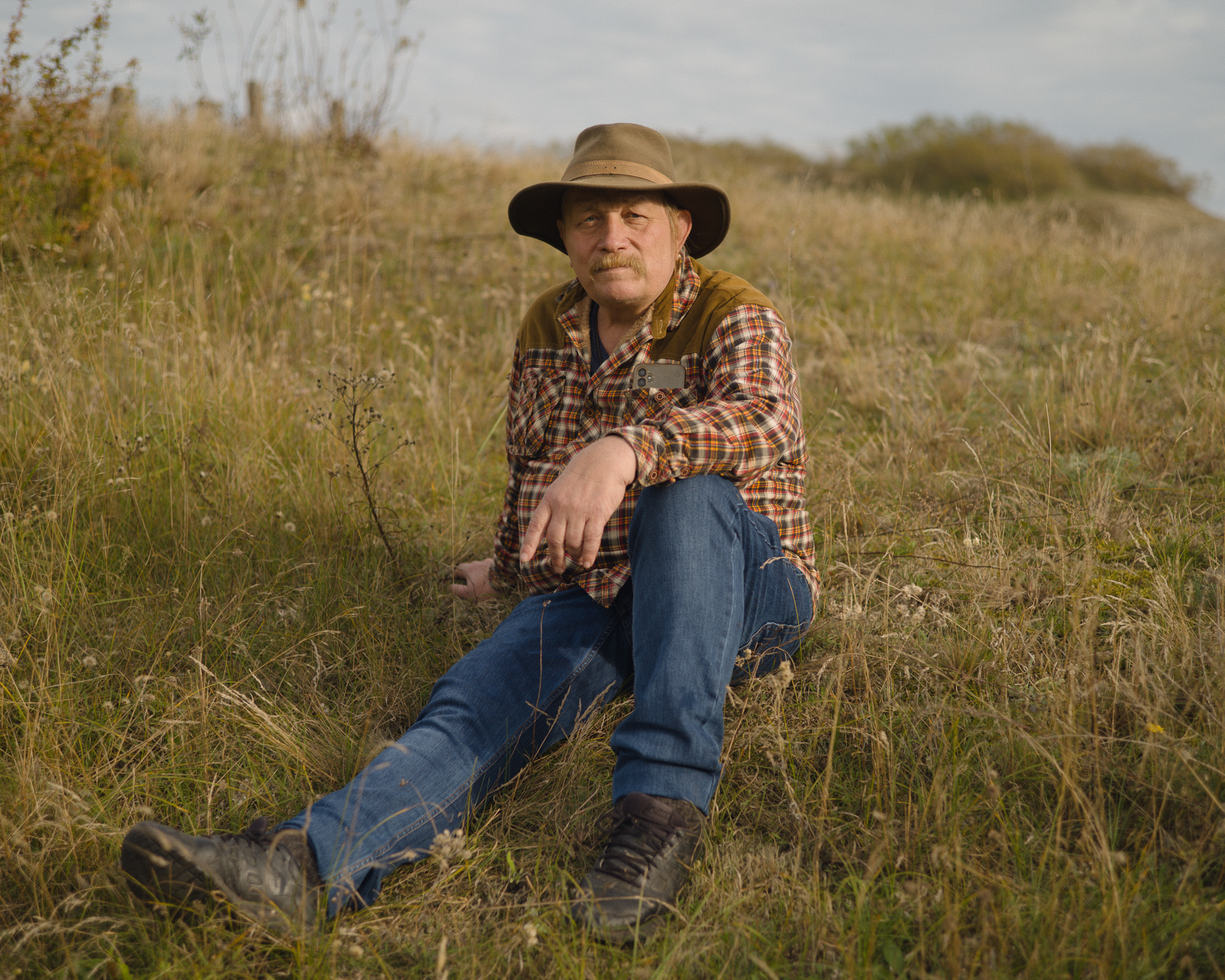 Mikhail Yuryevich Markovets, biologist from St. Petersburg, PhD. He has worked on the Curonian Spit since 1988. He coined the phrase “the wall of death” to describe the planned development — a term that quickly spread. He also wrote the foreword and commentary for the publication “Rossitten. Three Decades on the Curonian Spit,” one of the key modern books about the Spit.